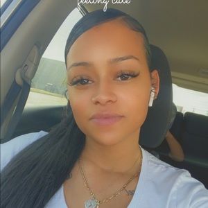 Meet your Posher, Monique